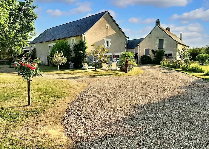 Studio Charmant Avec Jardin Prive A Thilouze 55 M² + Terrasse